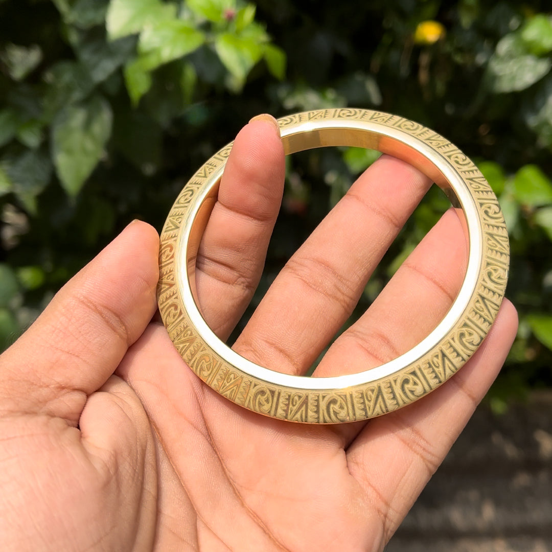 Brass Engraved Chakri Kada
