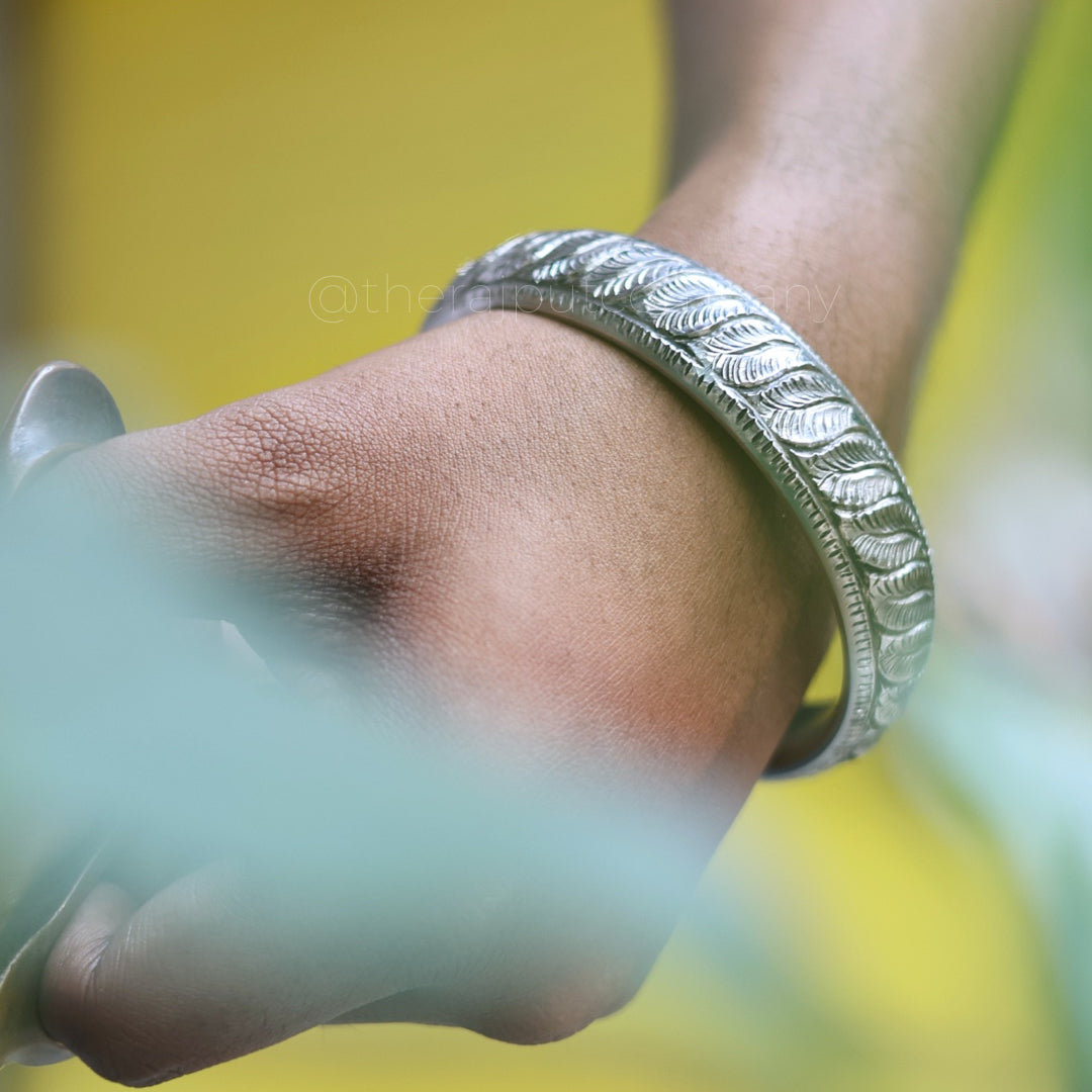 Pure Sarbloh Handmade Kada 'Pankhri Bel'